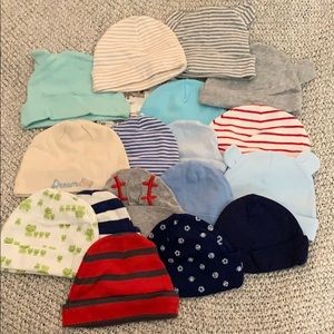 🌹 Set of 18 Baby Boy Beanies